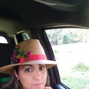 Meet your Posher, Jimena